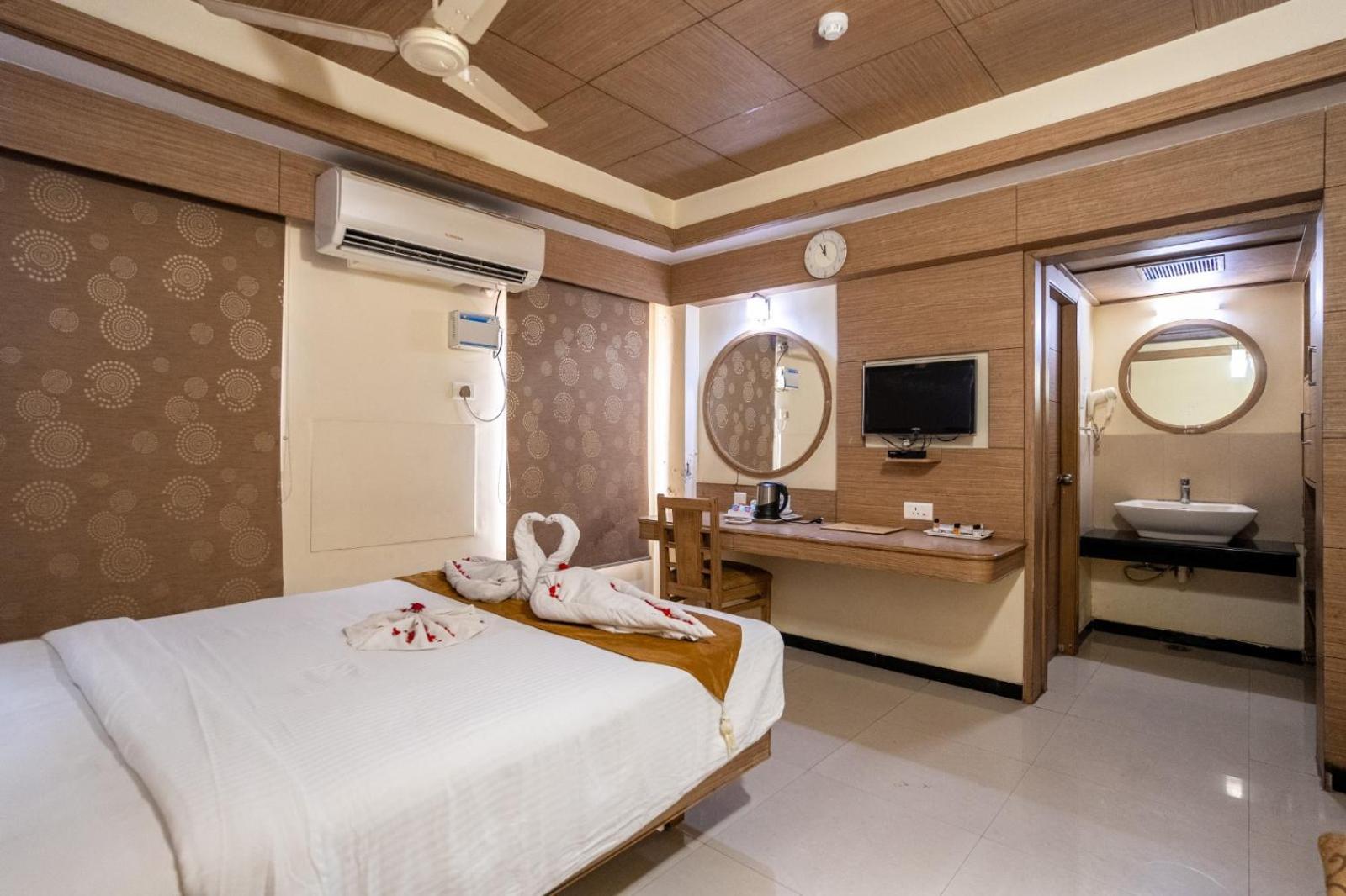 Sree Bharani Hotels Tirunelveli Exteriör bild