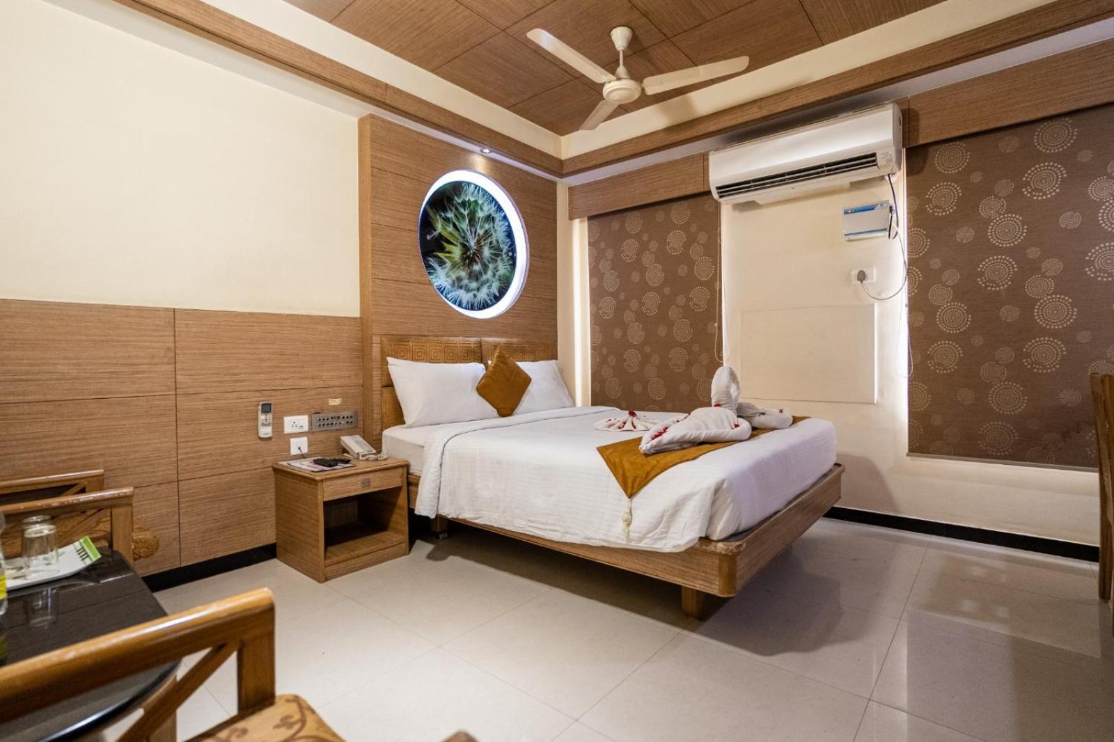 Sree Bharani Hotels Tirunelveli Exteriör bild