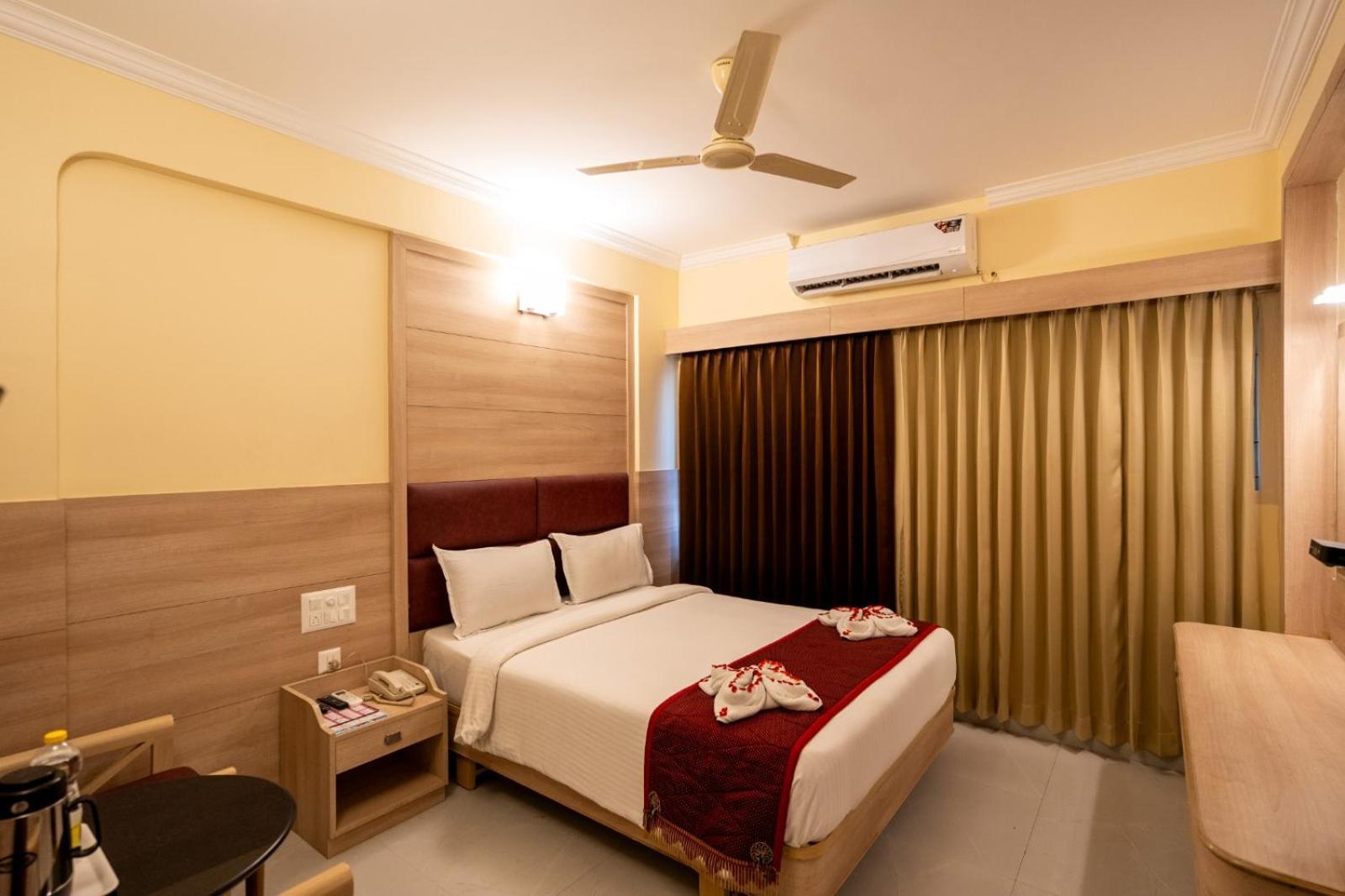 Sree Bharani Hotels Tirunelveli Exteriör bild