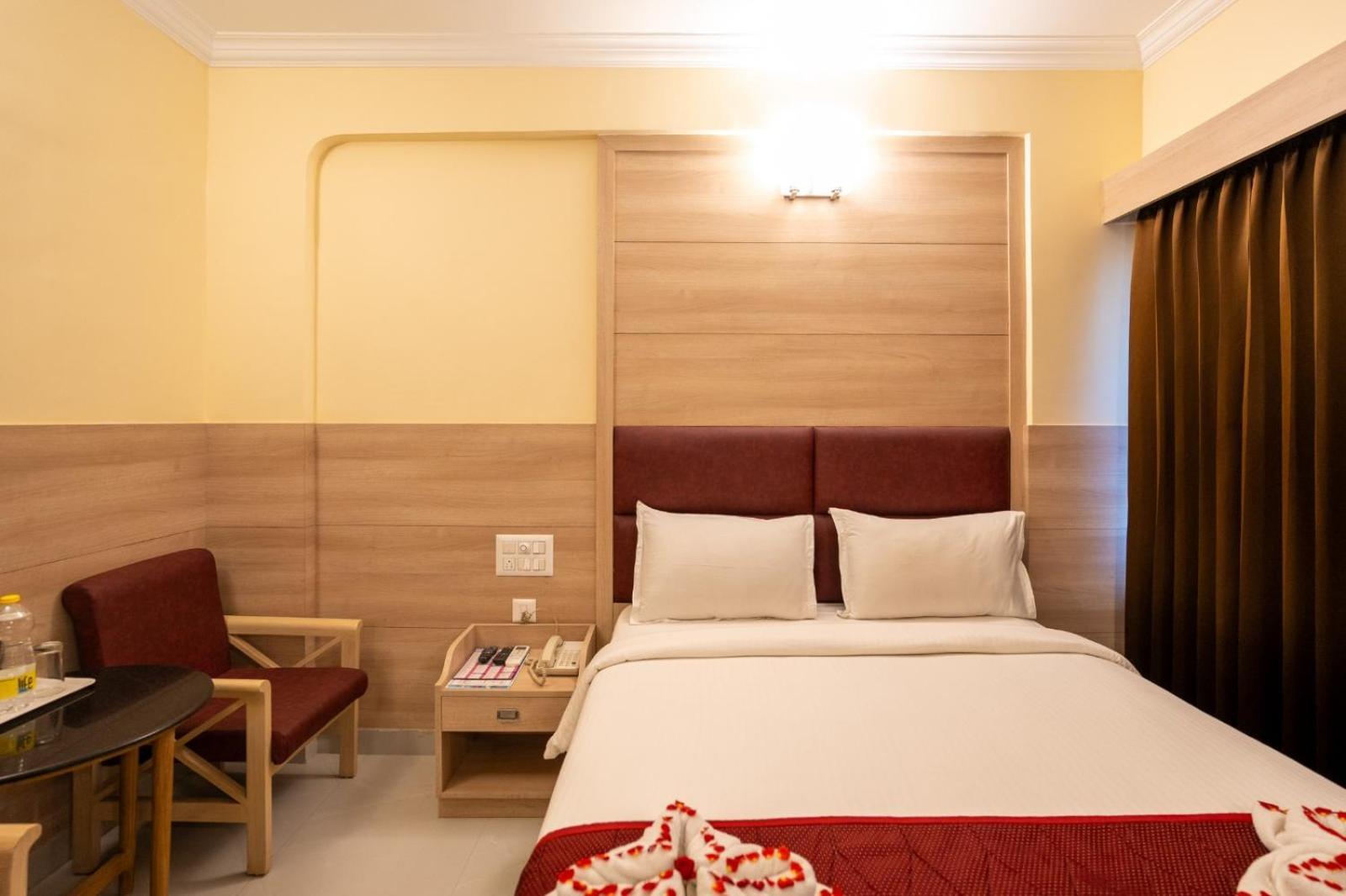 Sree Bharani Hotels Tirunelveli Exteriör bild