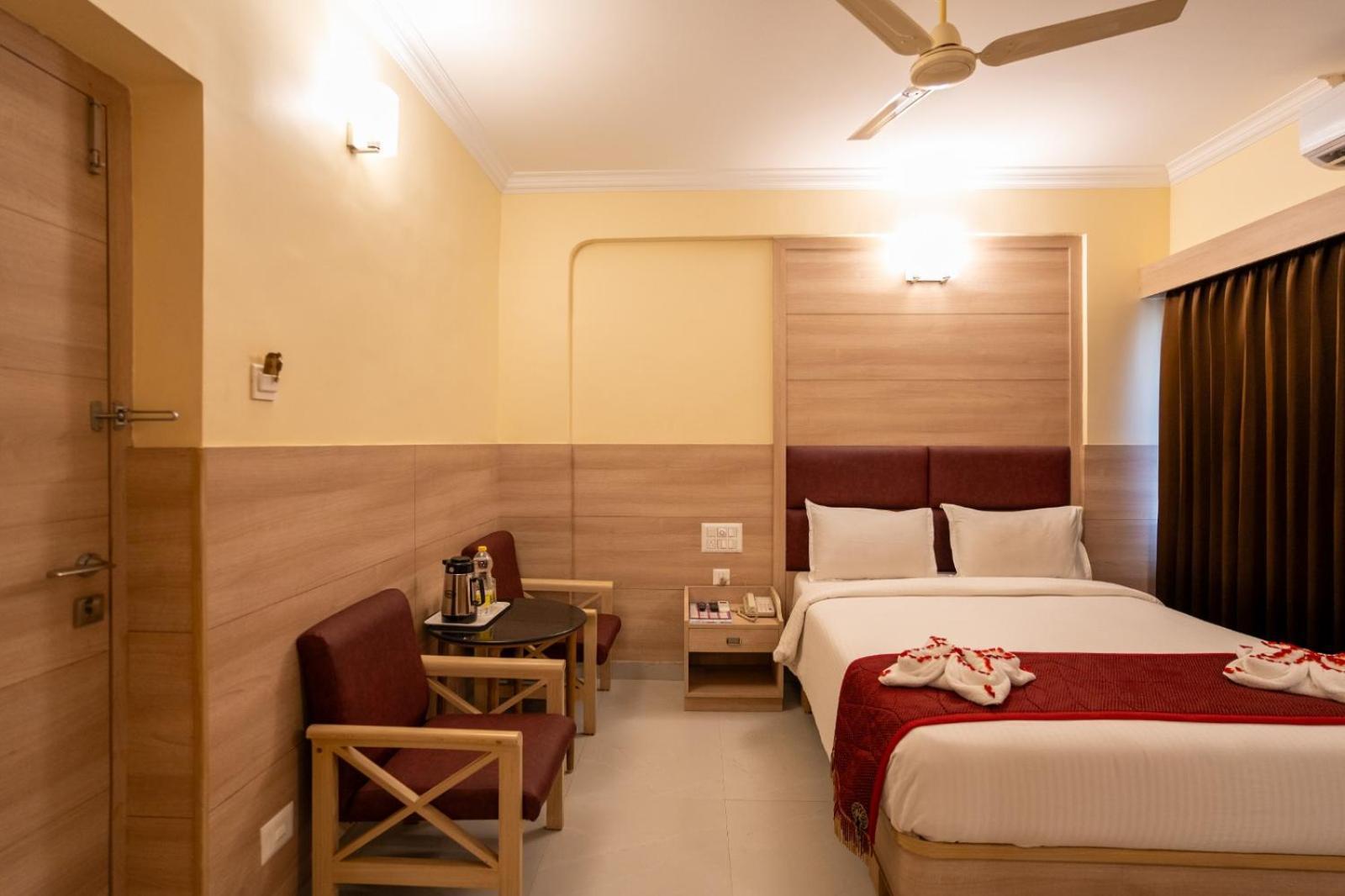 Sree Bharani Hotels Tirunelveli Exteriör bild