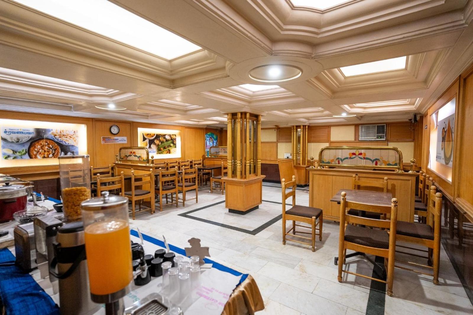 Sree Bharani Hotels Tirunelveli Exteriör bild