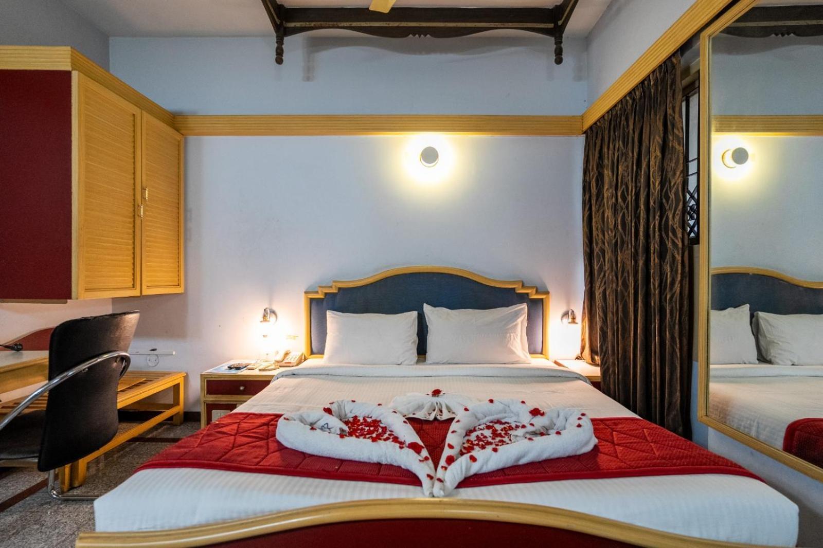 Sree Bharani Hotels Tirunelveli Exteriör bild