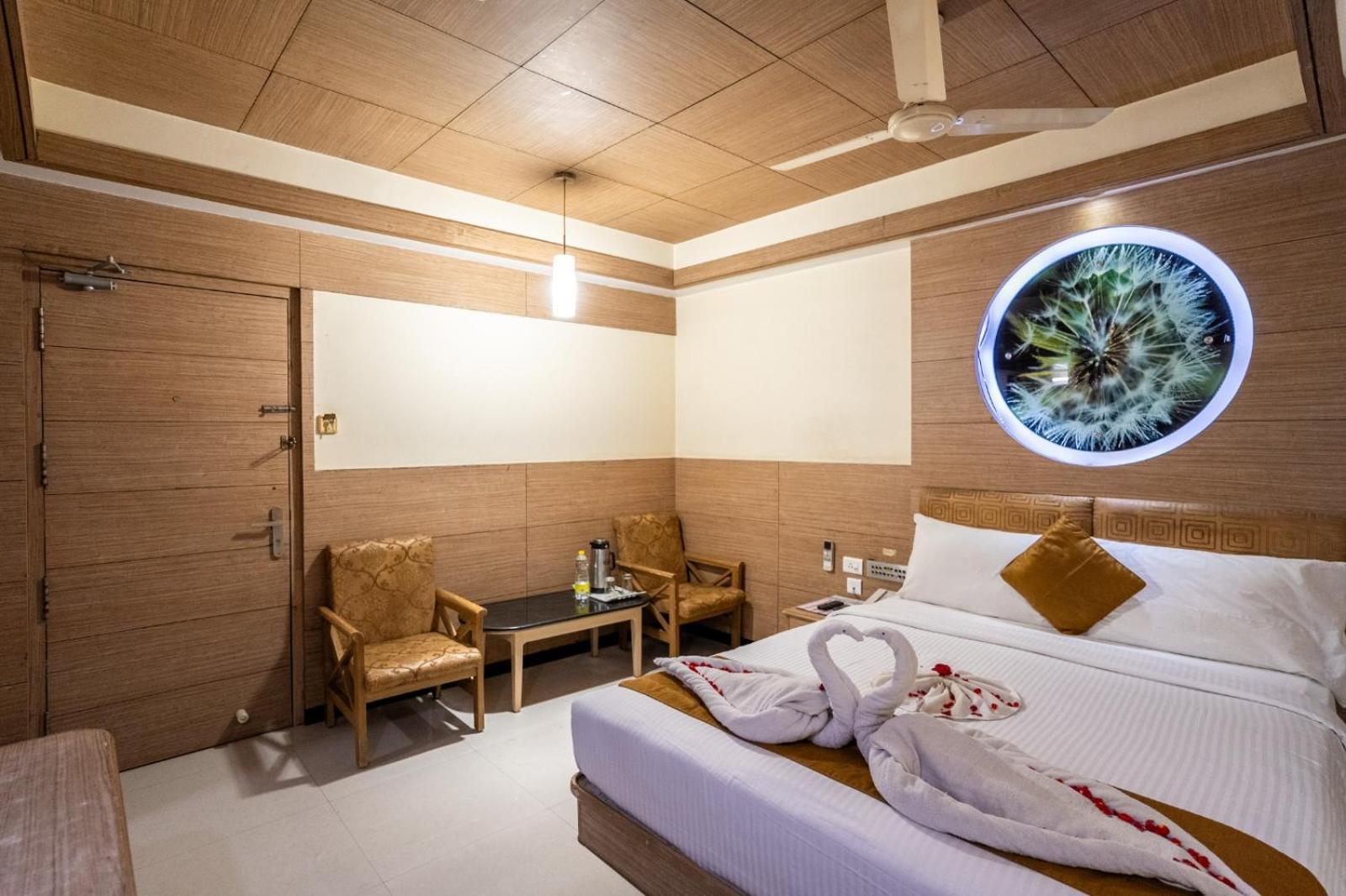 Sree Bharani Hotels Tirunelveli Exteriör bild