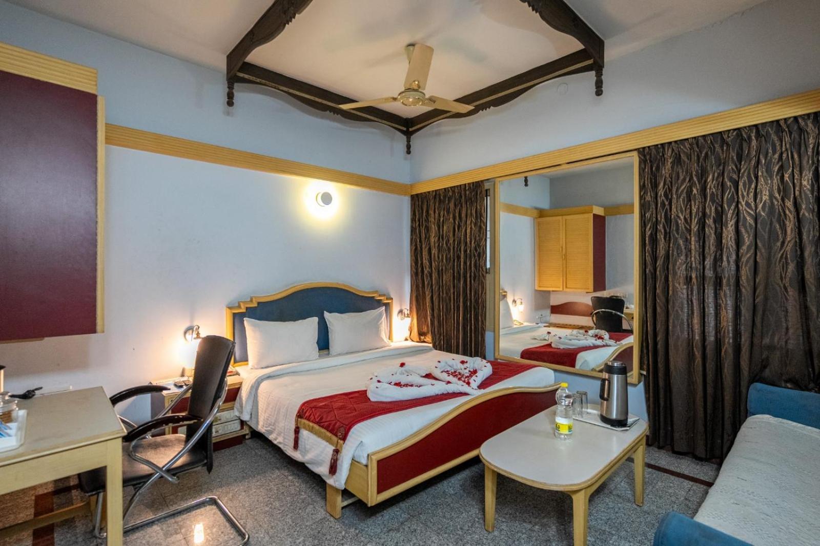 Sree Bharani Hotels Tirunelveli Exteriör bild